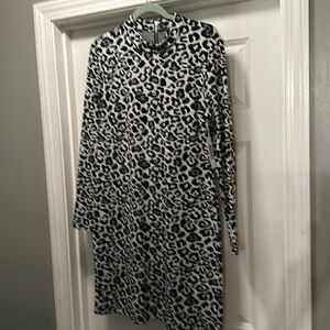 Ladies nwt L Tribal tunic long sleeve stretch animal print dress